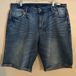 NWT Men’s Denim Shorts Size 40